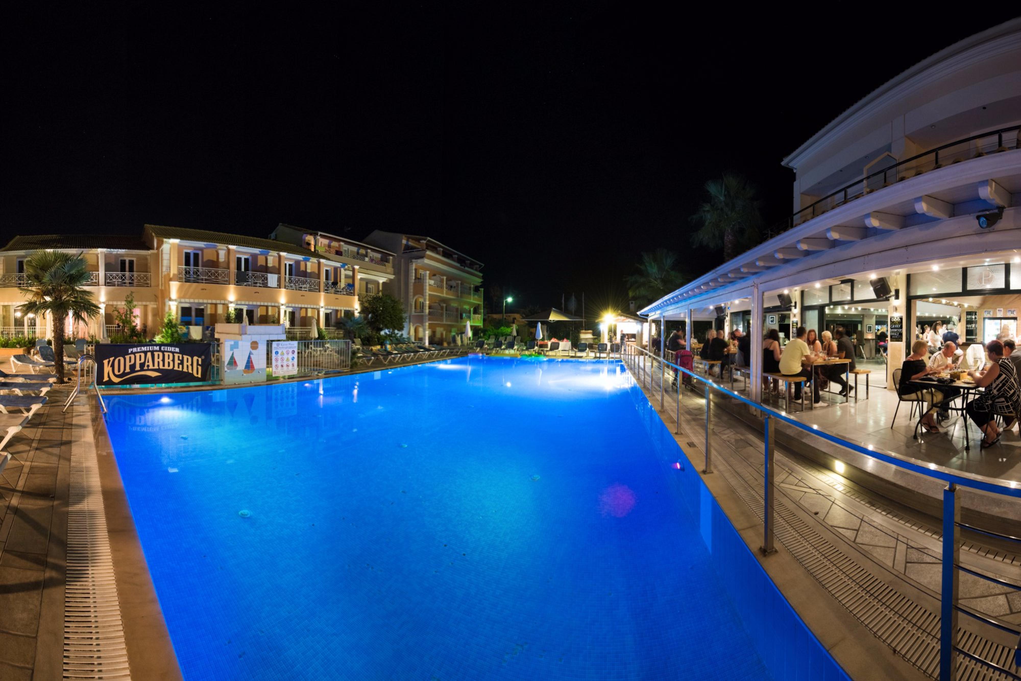 Kavos Plaza Hotel Eksteriør bilde