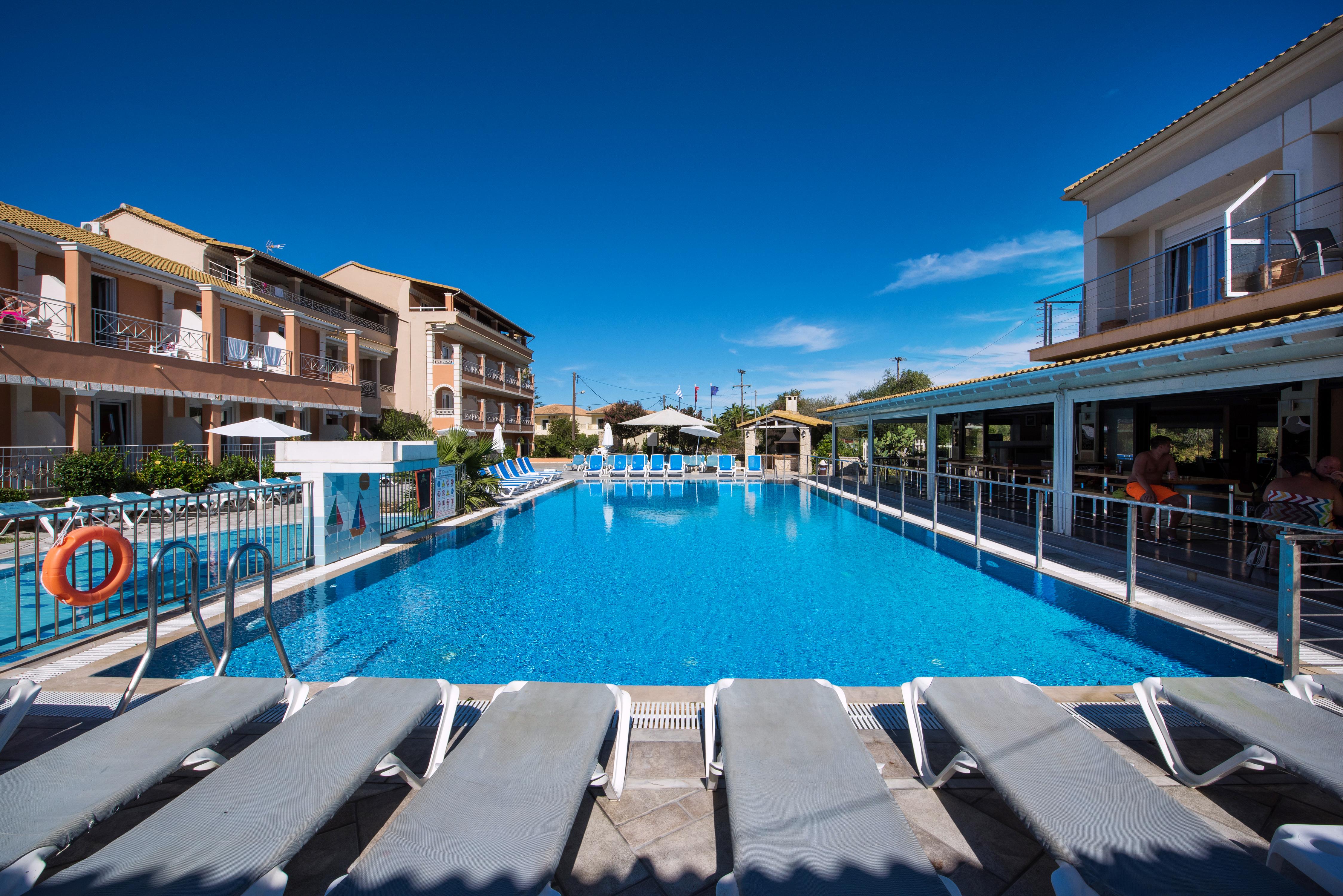 Kavos Plaza Hotel Eksteriør bilde