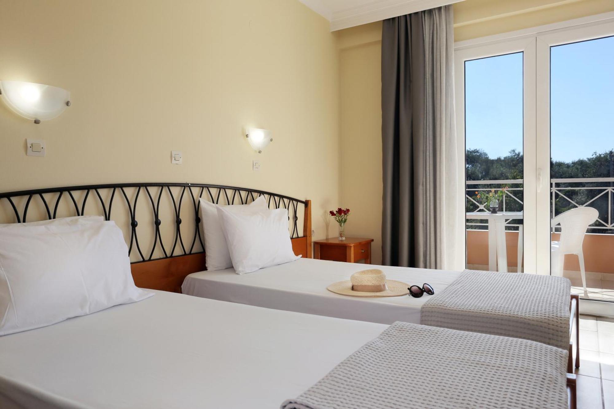 Kavos Plaza Hotel Eksteriør bilde
