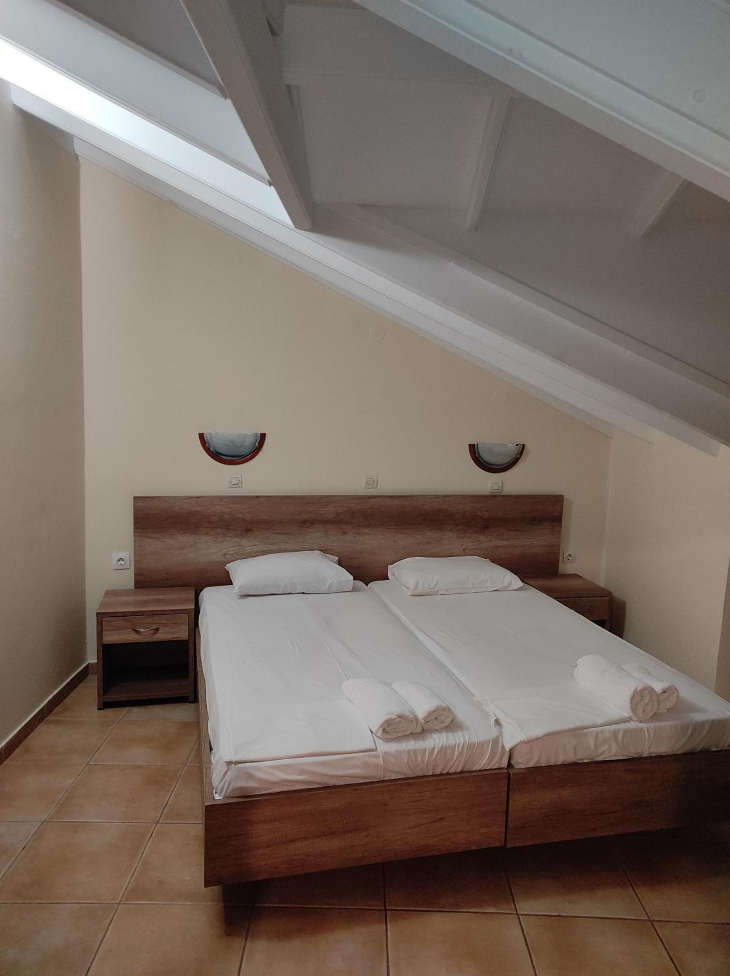 Kavos Plaza Hotel Eksteriør bilde