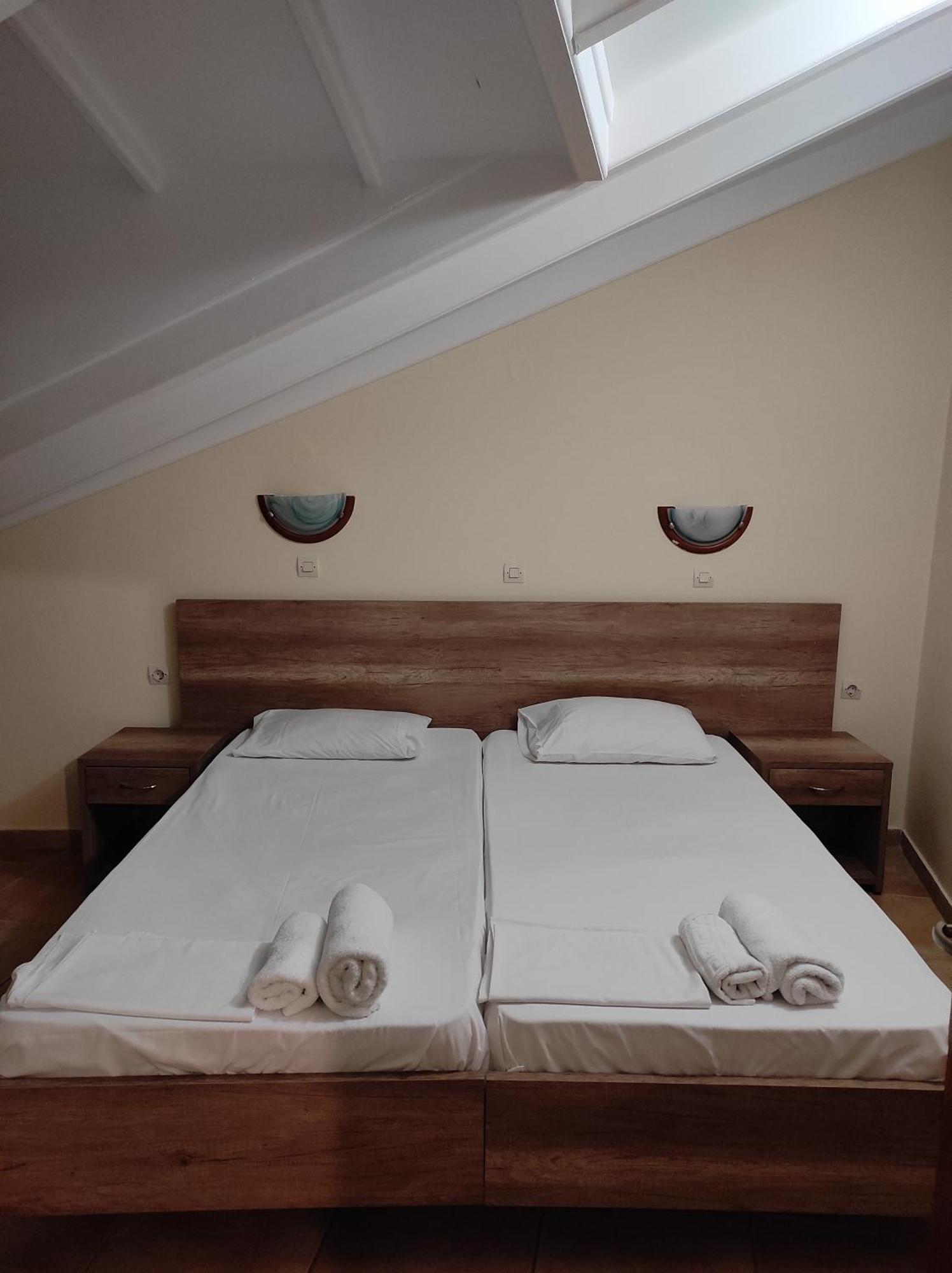 Kavos Plaza Hotel Eksteriør bilde