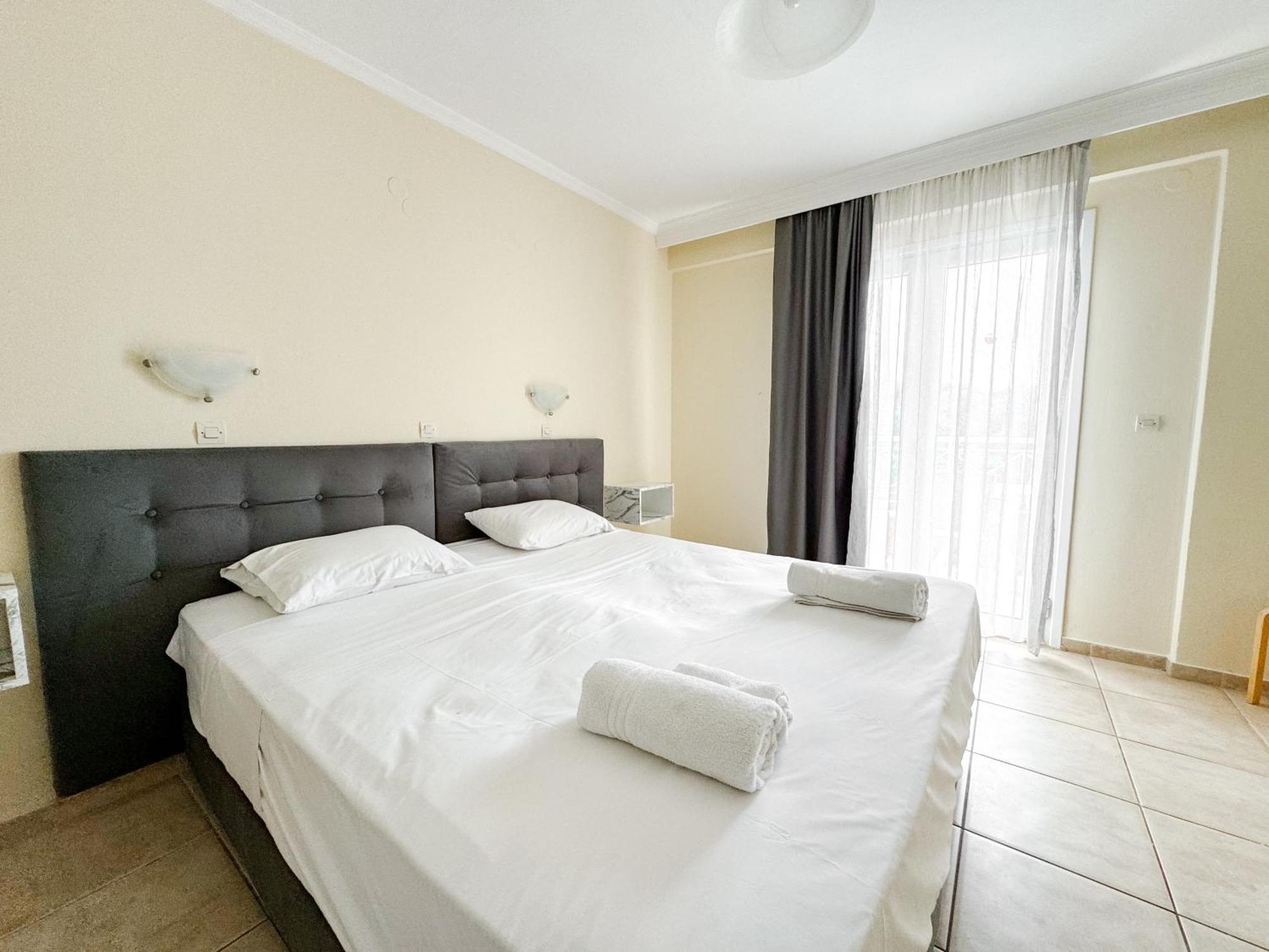 Kavos Plaza Hotel Eksteriør bilde