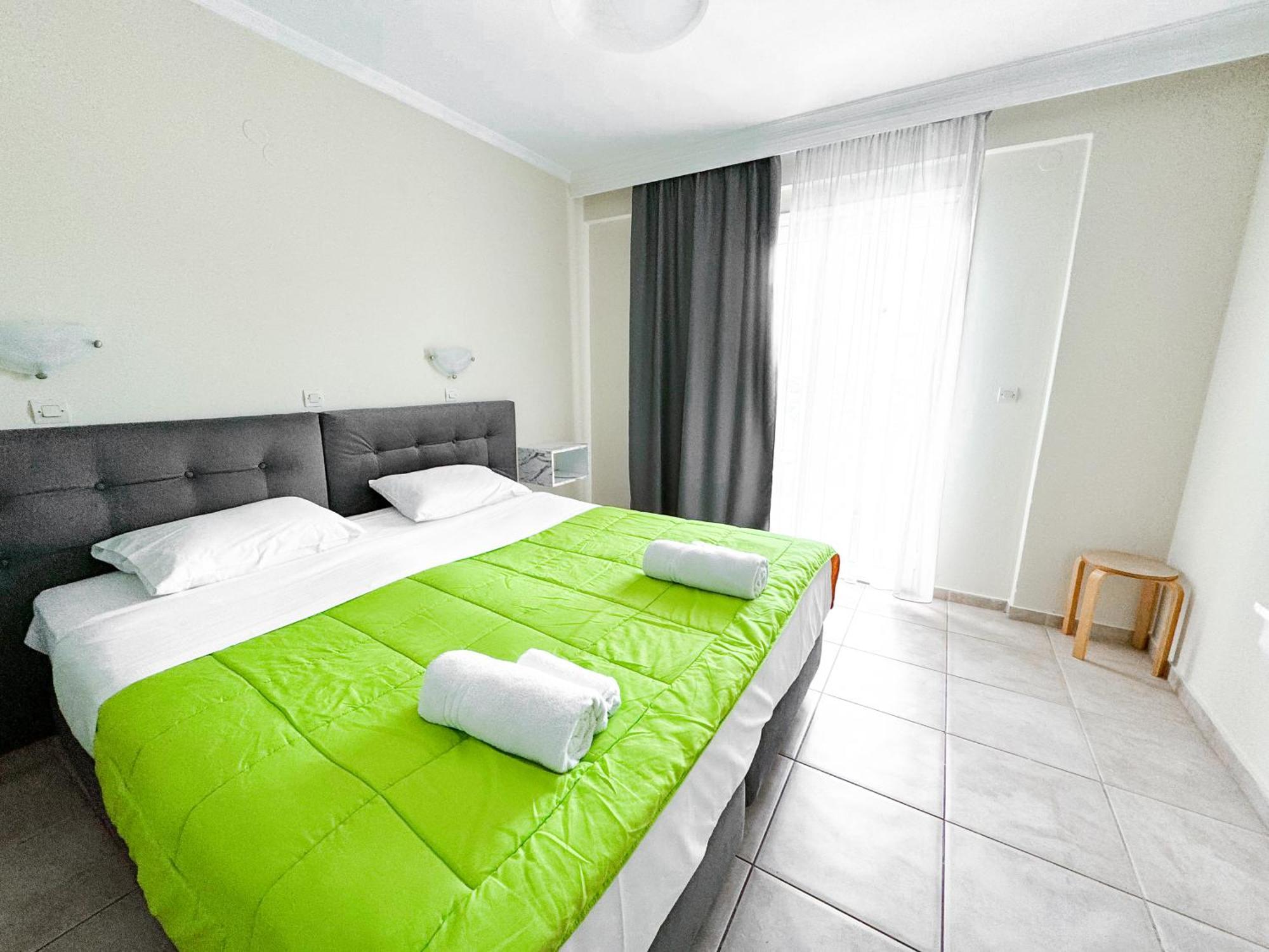 Kavos Plaza Hotel Eksteriør bilde