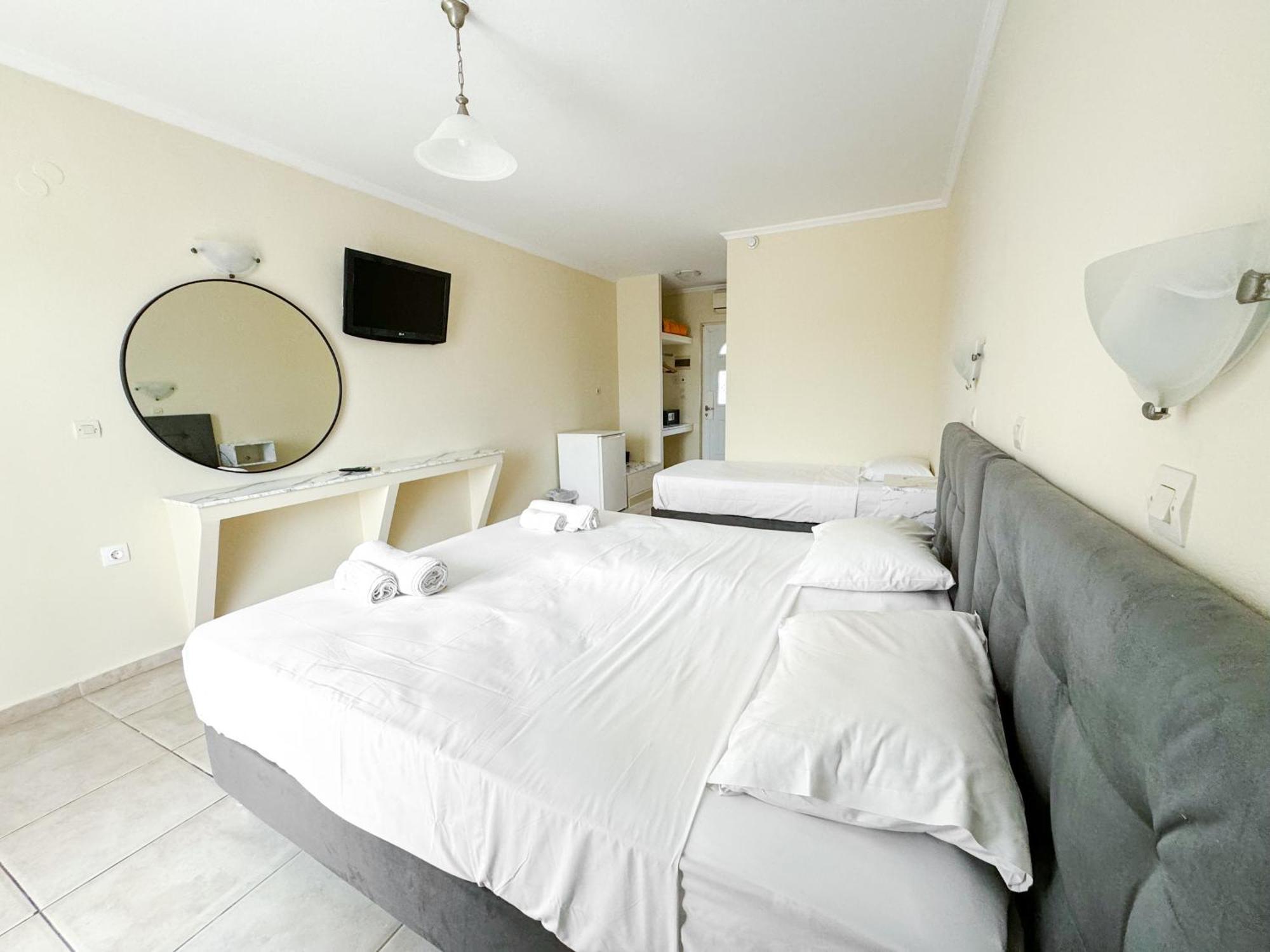 Kavos Plaza Hotel Eksteriør bilde