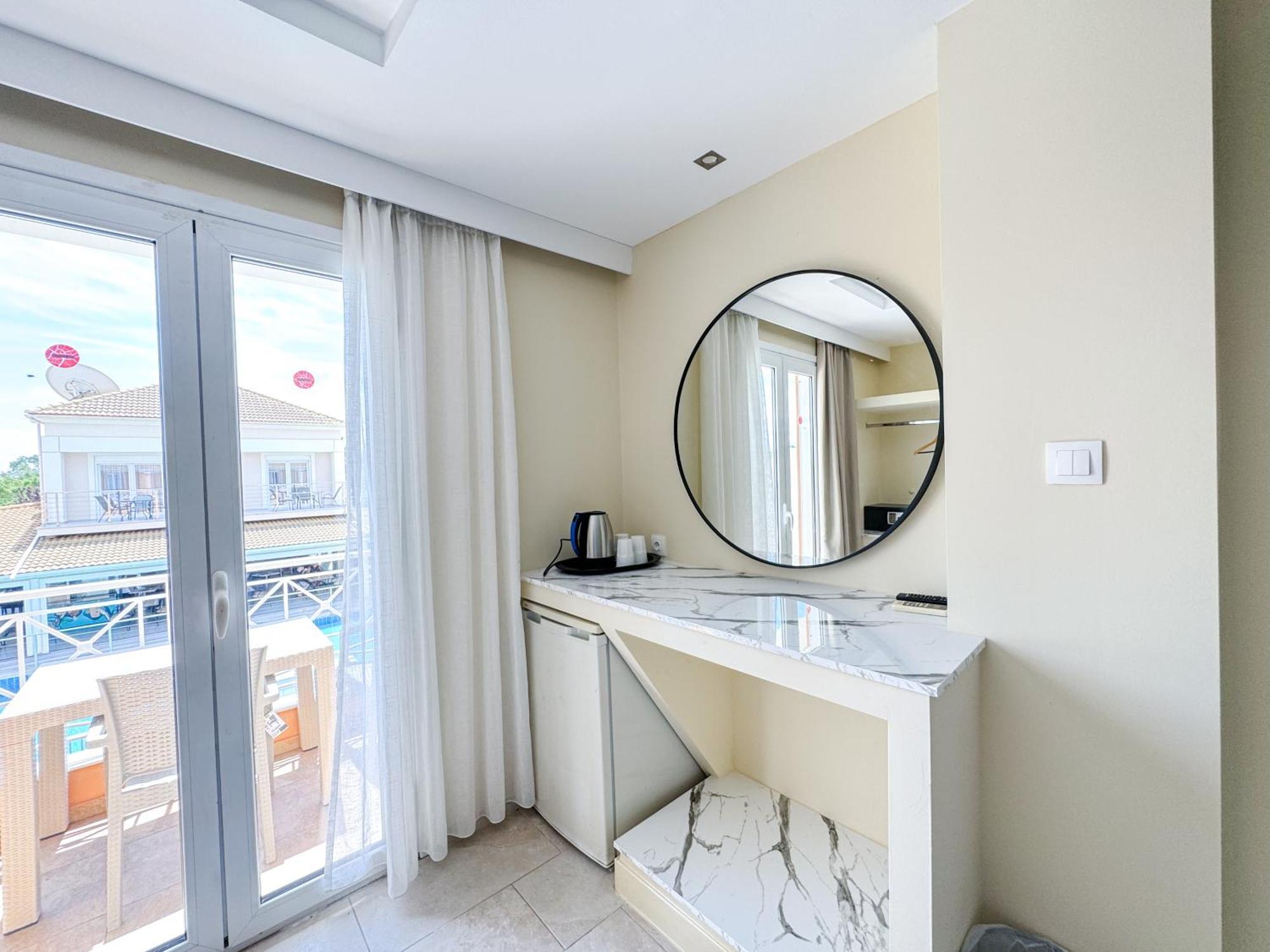 Kavos Plaza Hotel Eksteriør bilde