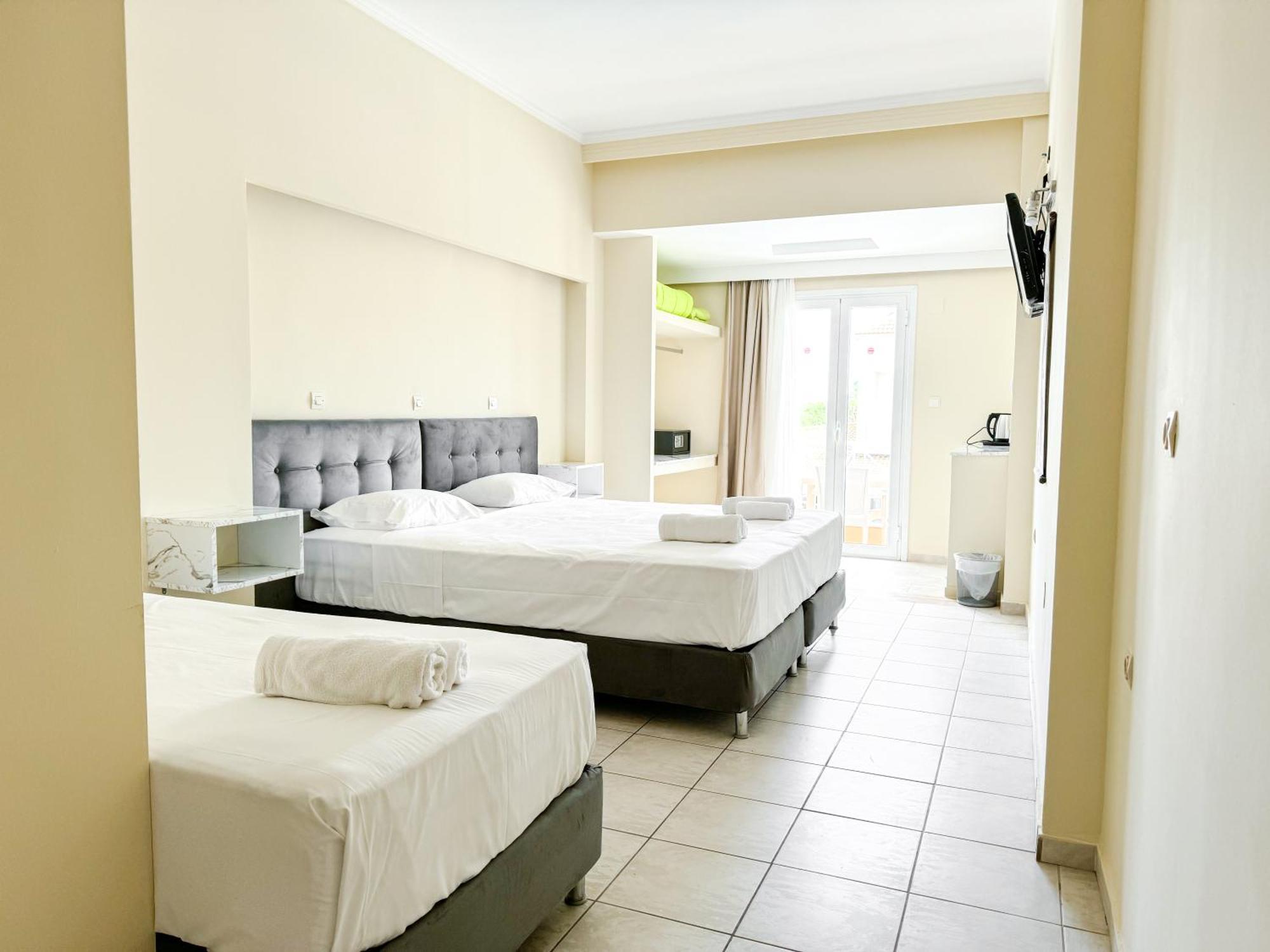 Kavos Plaza Hotel Eksteriør bilde