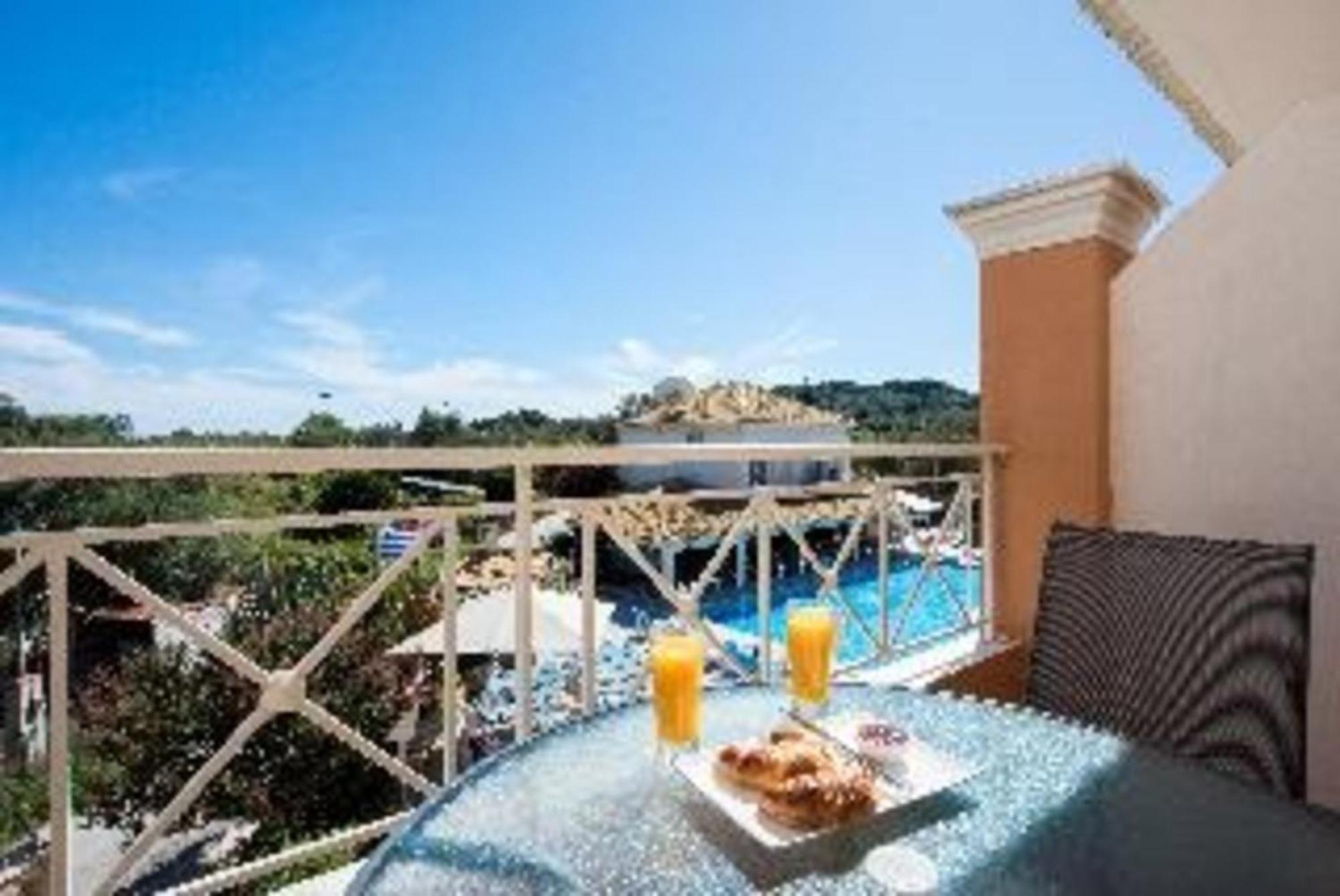 Kavos Plaza Hotel Eksteriør bilde