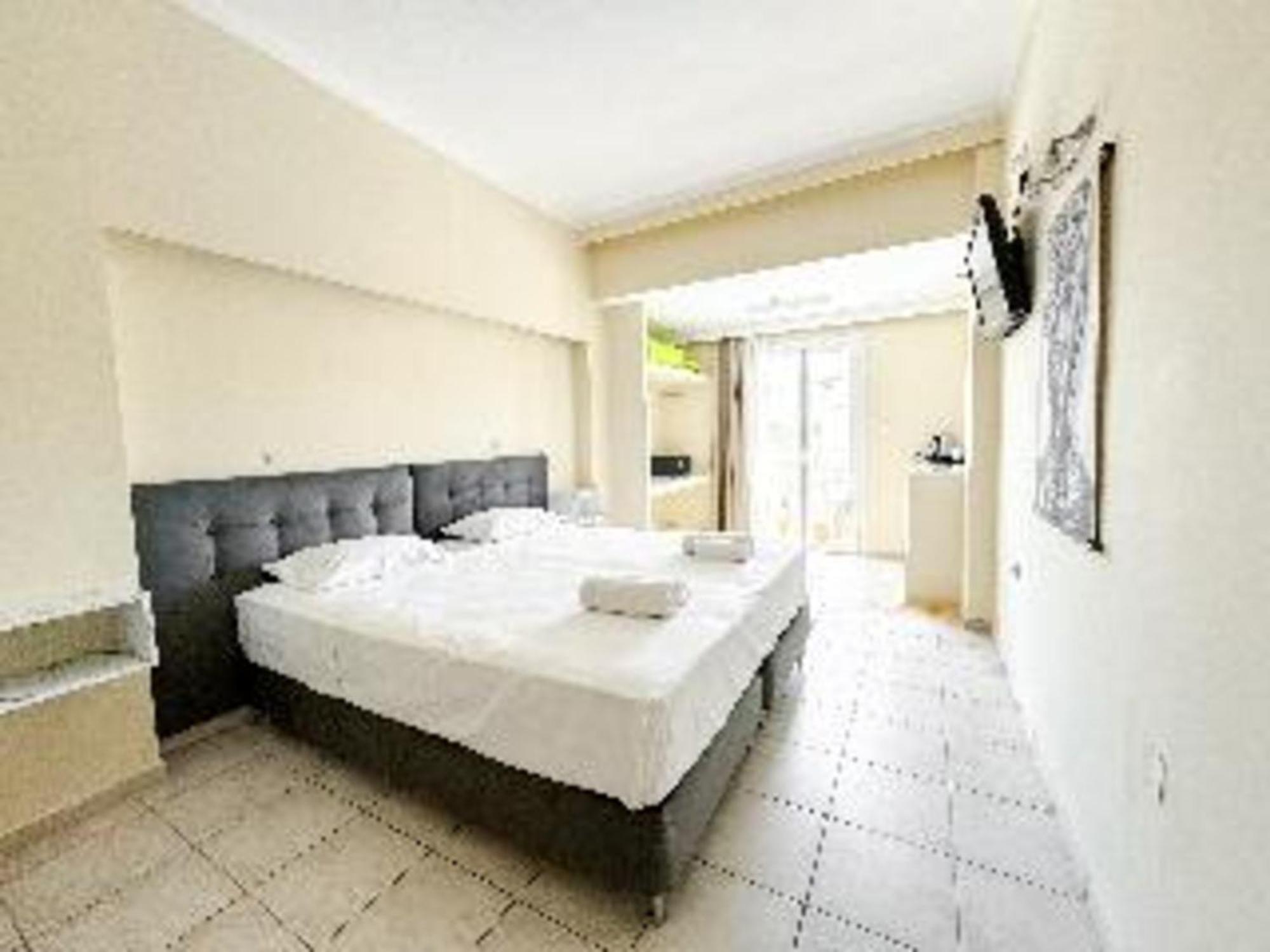 Kavos Plaza Hotel Eksteriør bilde