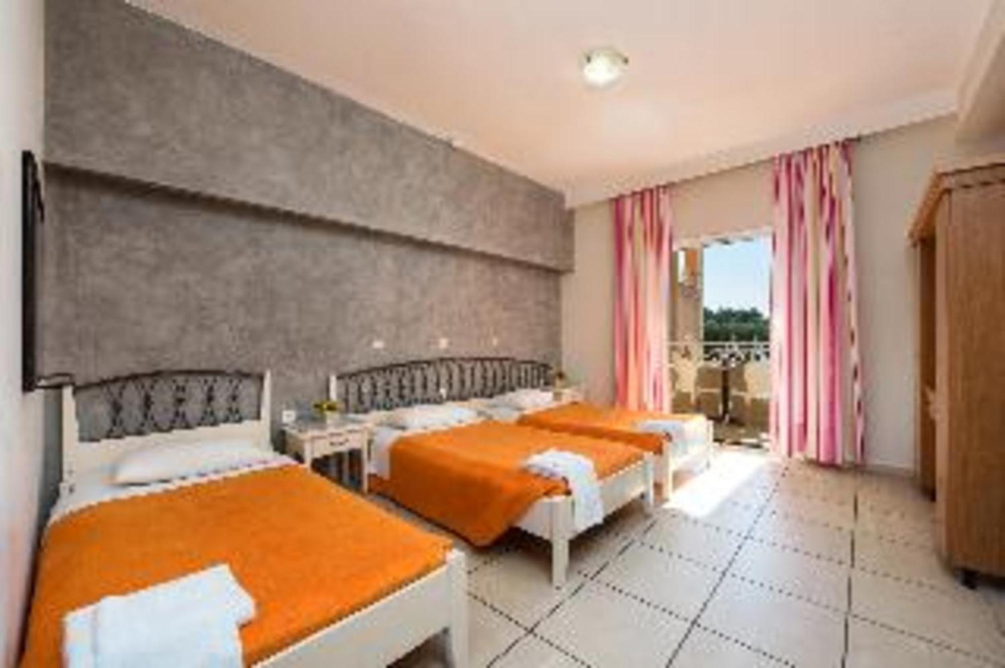 Kavos Plaza Hotel Eksteriør bilde