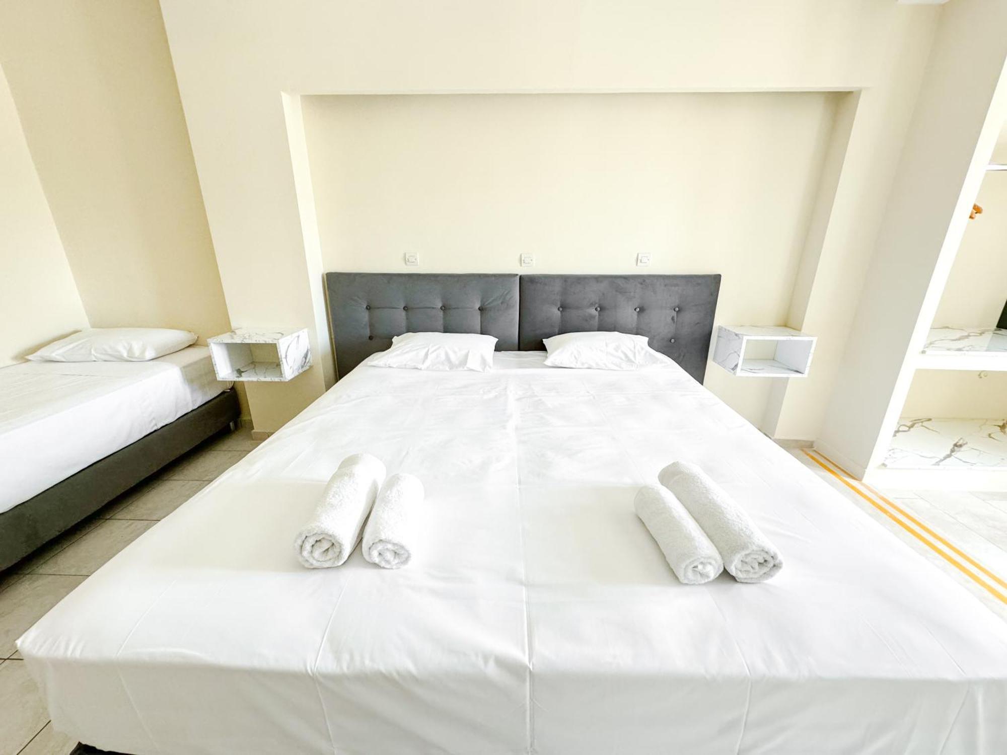 Kavos Plaza Hotel Eksteriør bilde