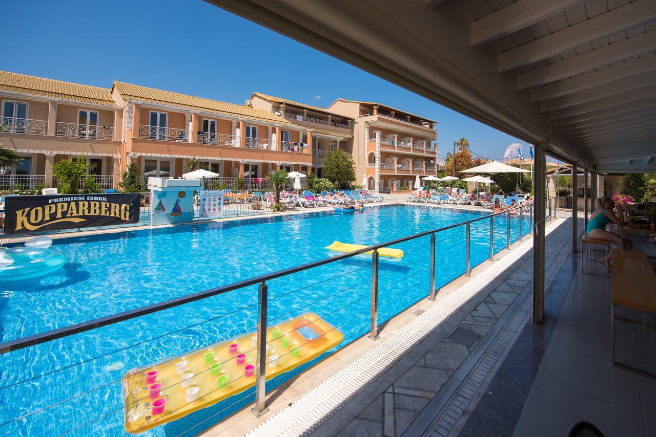 Kavos Plaza Hotel Eksteriør bilde