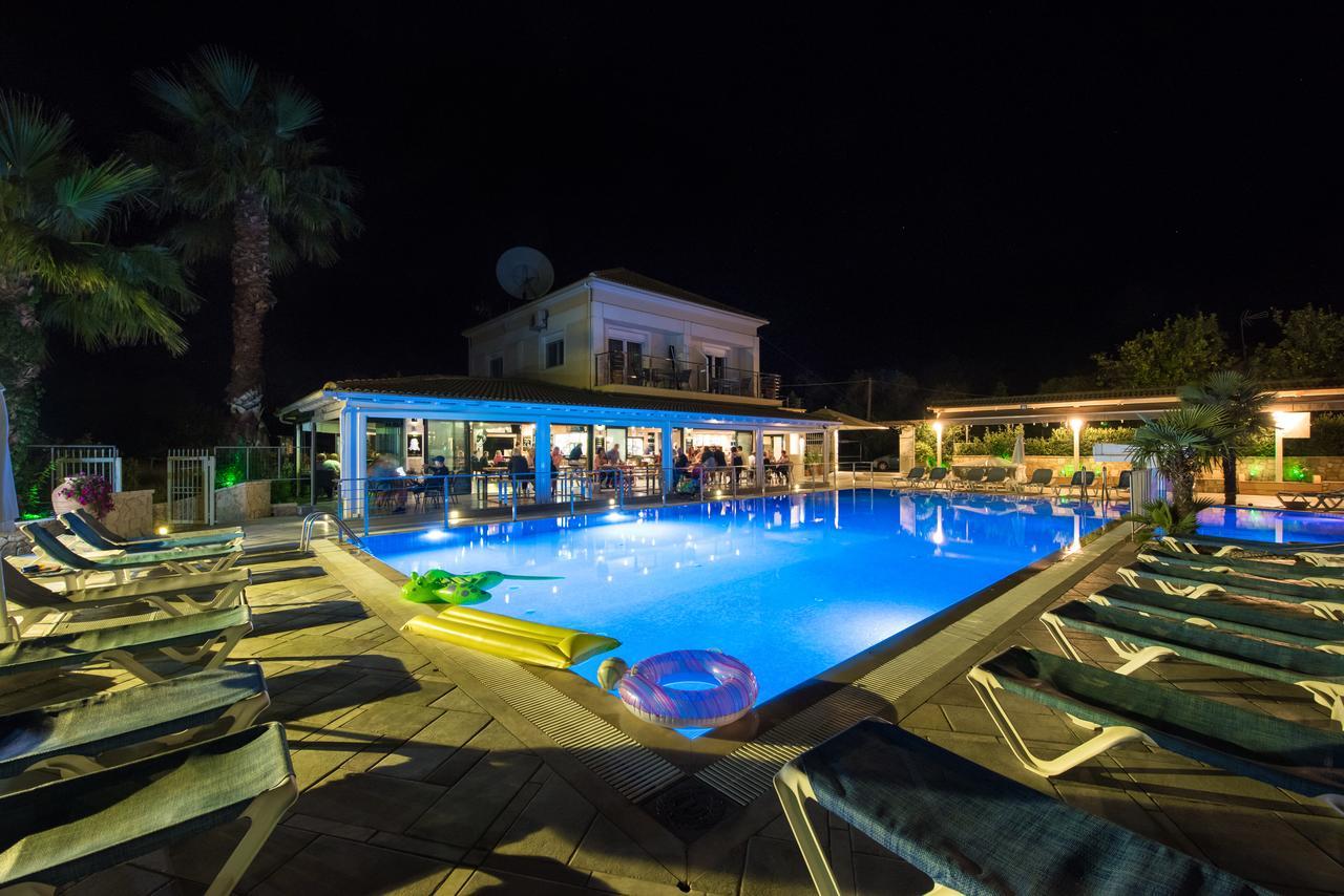 Kavos Plaza Hotel Eksteriør bilde