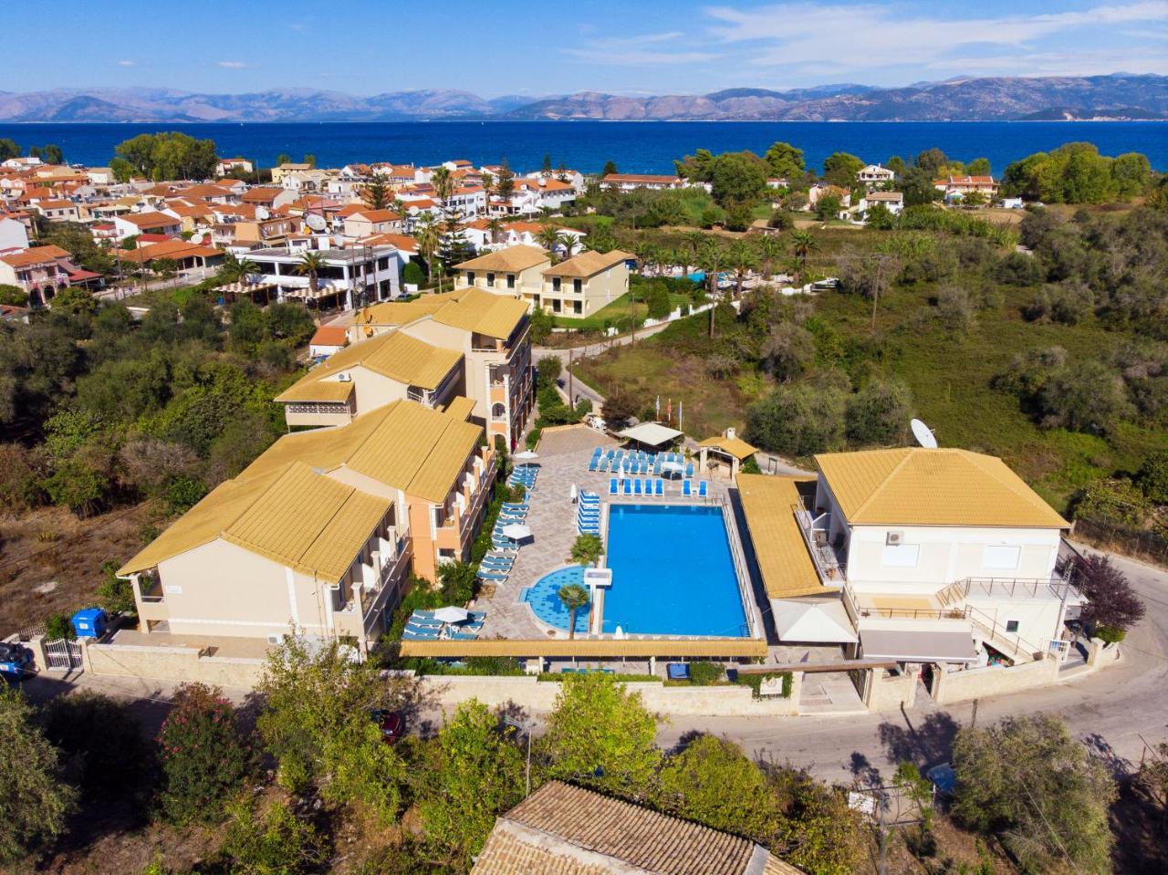Kavos Plaza Hotel Eksteriør bilde
