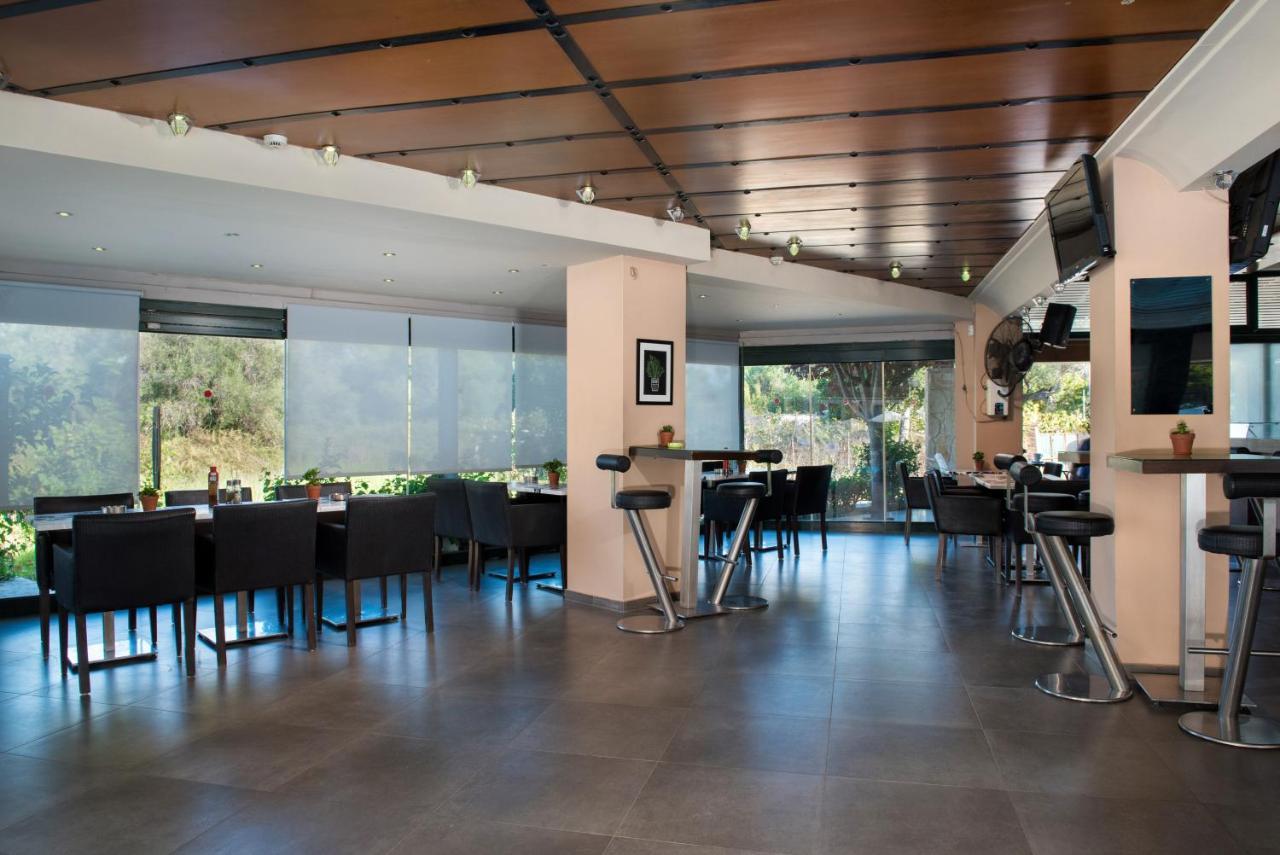 Kavos Plaza Hotel Eksteriør bilde